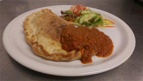 Calzone bolognese